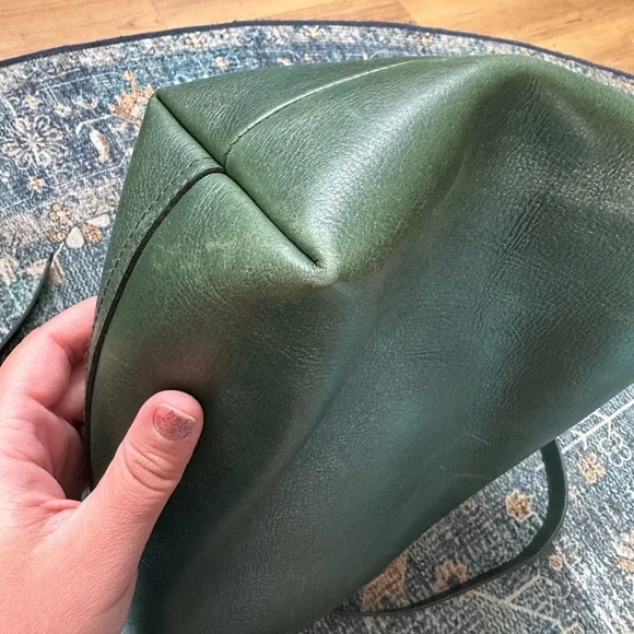 Madewell Transport Bucket Bag in Bottle Green 💚 - Picture 7 of 12
